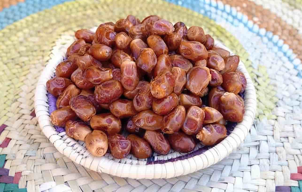 خرما زاهدی طلحه با دانه‌های سالم و کیفیت قابل اعتماد